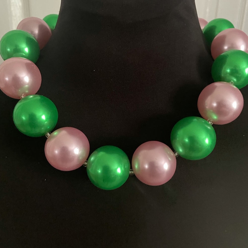 Fashion Jewelry Green and Pink Beaded Necklace